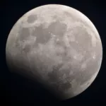 В ночном небе над Барнаулом засняли кровавое лунное затмение. Фото