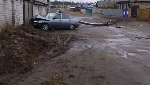 В алтайском поселке пьяный автомобилист снес электроопору