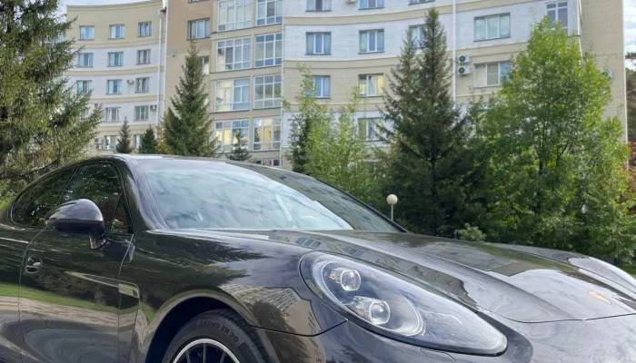 В Барнауле серый Porsche с ярким салоном продают за 5 млн рублей