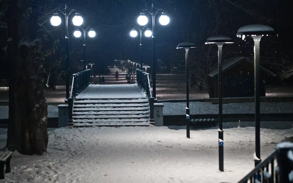 До нуля градусов с осадками: в Алтайский край пришли снежные и теплые выходные