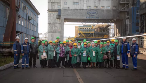Алтай-Кокс поддерживает ветеранов предприятия в месячник пожилого человека