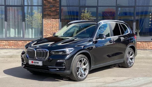 В Барнауле за 8 млн рублей продают BMW с управлением жестами
