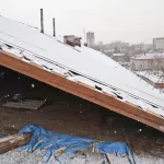 С ужасом ждут весну: на Алтае жители многоквартирных домов жалуются на дырявые крыши