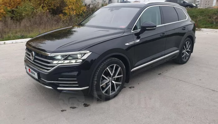 В Барнауле Volkswagen в бронепленке и керамике продают за 8 млн рублей