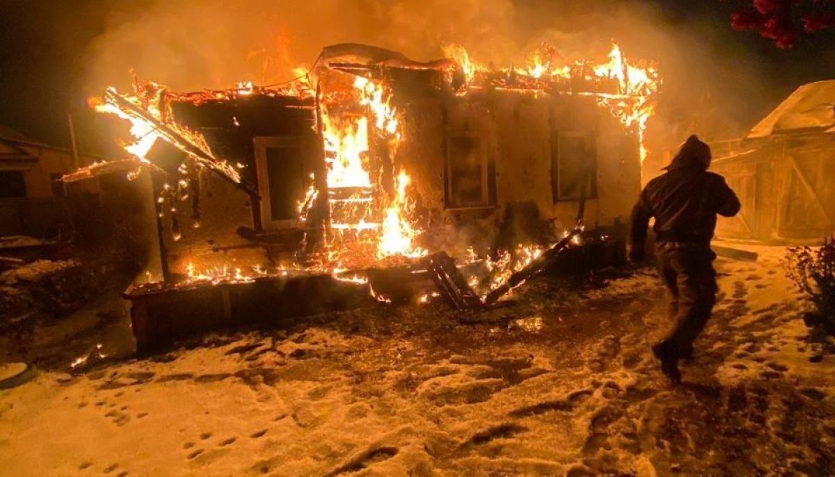 В Барнауле, Бийске и Рубцовске произошли пожары в жилых домах - Толк  02.11.2023