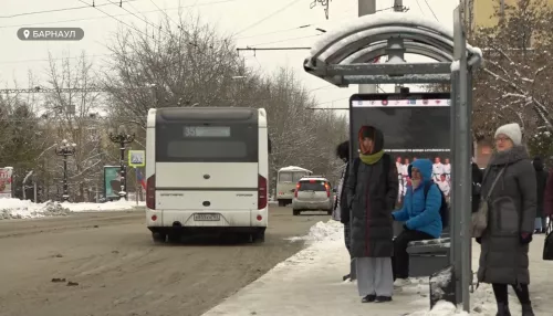 Вопрос с общественным транспортом в Барнауле обострился с приходом заморозков