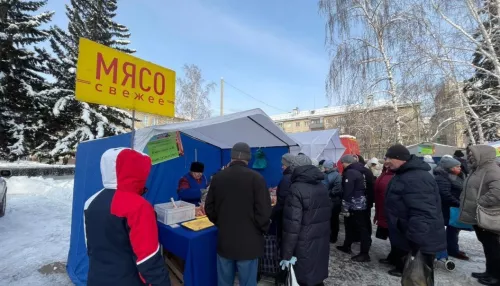 Жители Барнаула стали больше покупать на продуктовых ярмарках