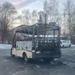 В Бийске огонь уничтожил пассажирскую газель, оставив один кузов