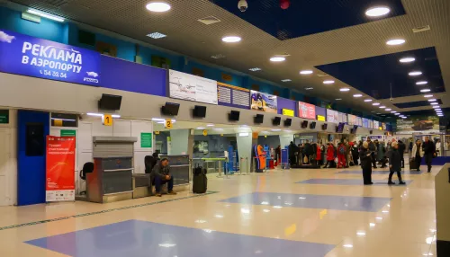 В Барнауле авиакомпания оставила пассажиров без гостиницы и получила штраф