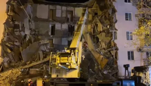 Что известно об обрушении жилого дома в Астрахани