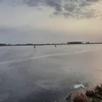 В Алтайском крае рыбаки провалились под лед на пруду