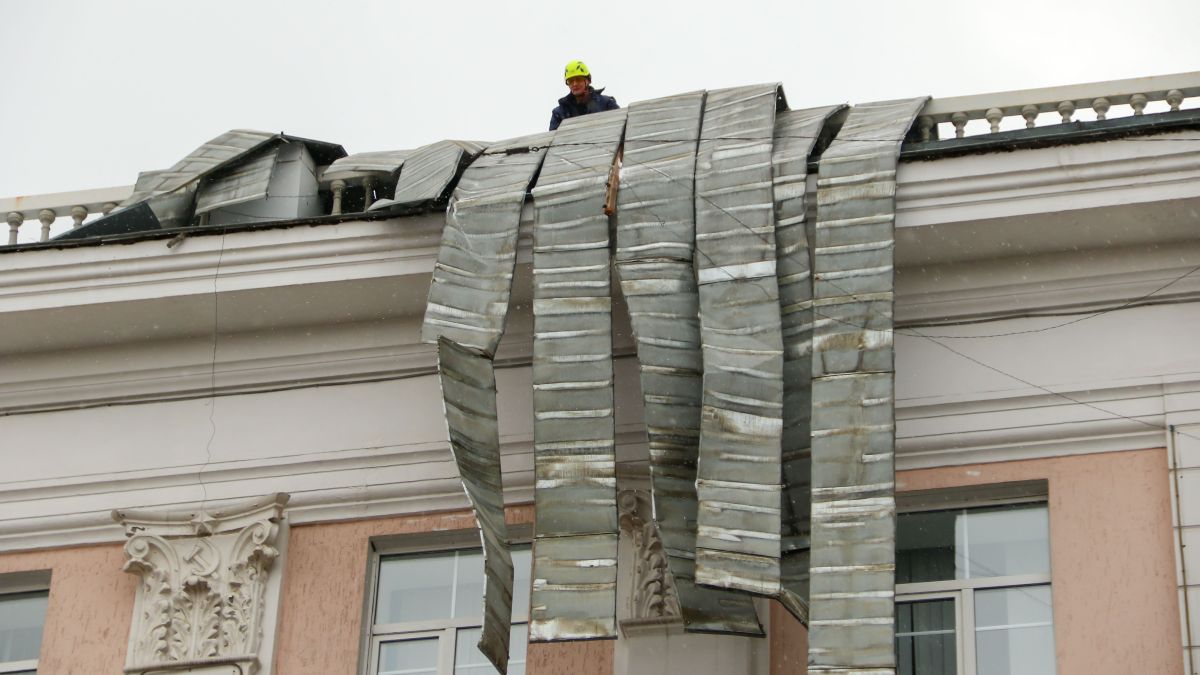 Последствия урагана в Барнауле 