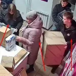 В Барнауле из пункта Wildberries украли коробку с заказом на 36 тысяч рублей