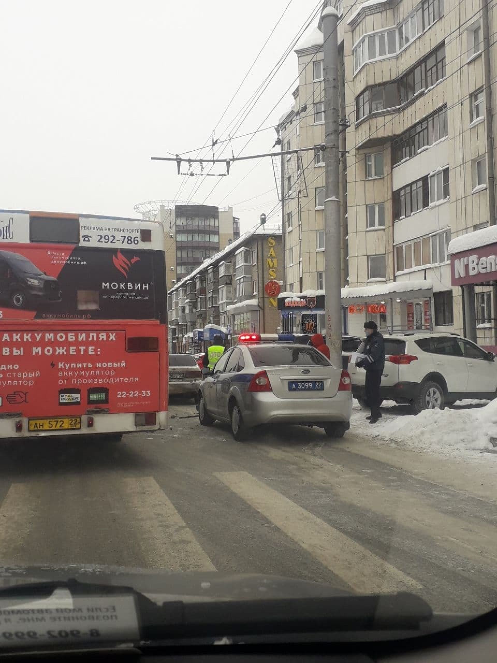 Что известно о ДТП в Барнауле с тремя сбитыми пешеходами - Толк 12.01.2021