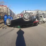 В Бийске на аварийном перекрестке случилось ДТП с перевертышем