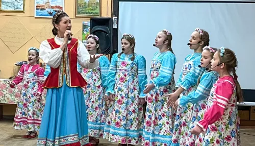 Светлый праздник ноября. Барнаульские депутаты поздравляют женщин с Днем матери