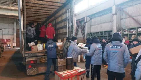 УАЗ, дроны, продукты: из Алтайского края в зону СВО отправили гуманитарный груз