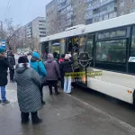 Барнаульцы жалуются на очереди в городские автобусы