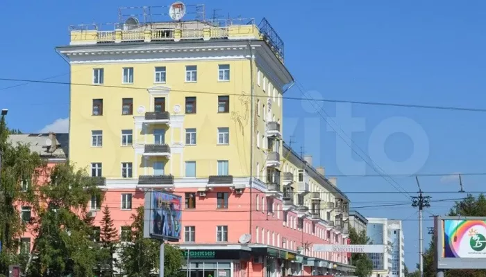 В Барнауле напротив здания краевого правительства продают видовую двушку
