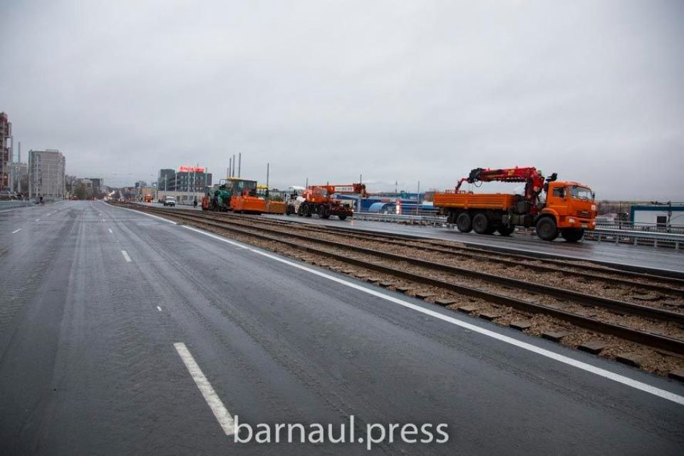 Мост на Новом рынке перед открытием