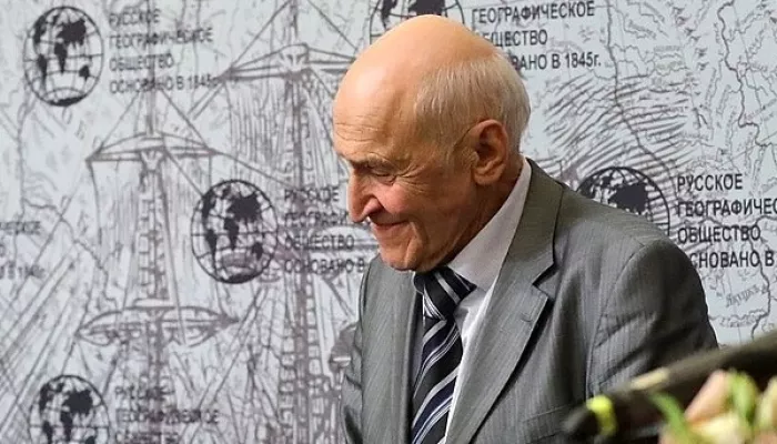 Mash: Николай Дроздов потерял еще восемь сантиметров роста из-за остеопороза Mash: Николай Дроздов потерял еще восемь сантиметров роста из-за остеопороза