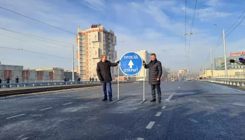 Открыт навсегда: в Барнауле запустили движение по мосту на Новом рынке. Фото