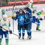 Хоккеисты Динамо-Алтая взяли реванш у нефтекамского Тороса на своем льду