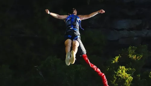 Турист прыгнул с самой высокой в мире тарзанки и умер от остановки сердца