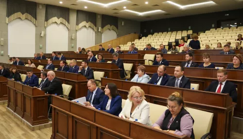 Пятерка самых медийных депутатов Барнаула укрепила свои позиции