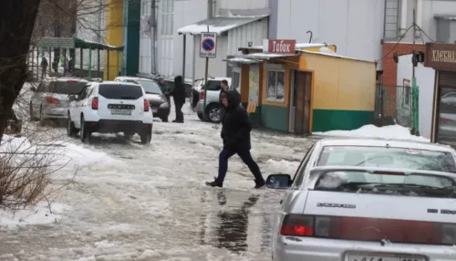 Улицы Бийска перед морозами утопают в воде и снежной каше. Фото