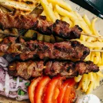 Еда в тягость: почему мясо нужно сочетать с овощами и зеленью