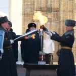 В Барнауле на Мемориале Славы состоялась церемония зажжения Вечного огня