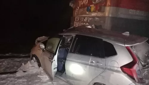 Два человека погибли в ДТП с поездом на переезде в Алтайском крае