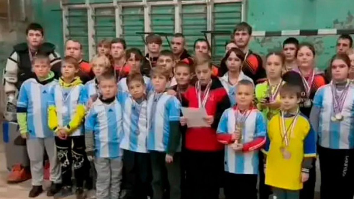 Видеообращение детей из крымского спортзала