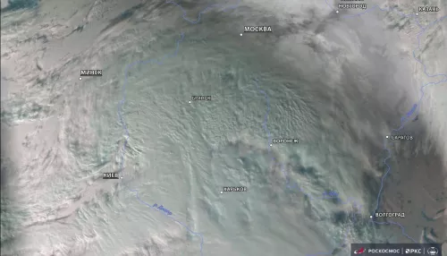 Роскосмос показал снимок обрушившегося на Россию циклона Ваня