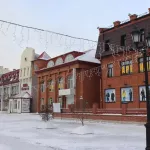 В Барнауле начали строительство новогоднего городка на Мало-Тобольской