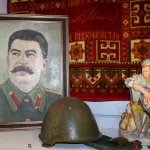 Вождь в фас, профиль и сюртуке: в Барнауле открыли Сталин-центр. Фото