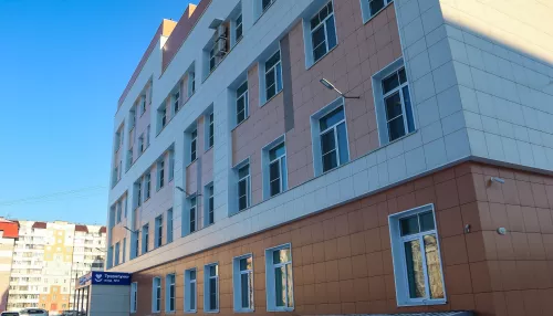 Барнаульскую суперполиклинику реорганизуют, присоединив к ней другое медучреждение