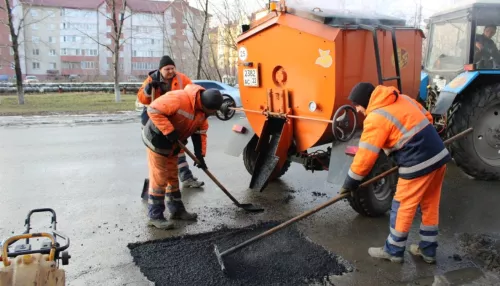 С дополнительным финансированием: как в Барнауле идет текущий ремонт дорог