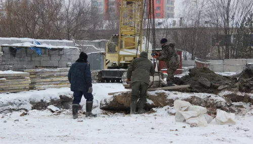 Не бьем, а заливаем: что за стройка будоражит жителей Потока в Барнауле. Фото