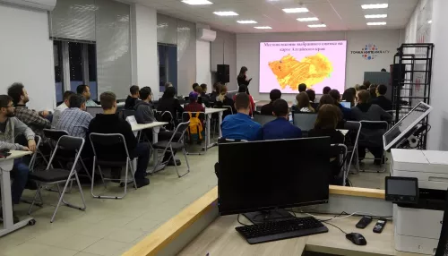 50 лучших студентов IT-направлений Сибири встретились на хакатоне в Барнауле
