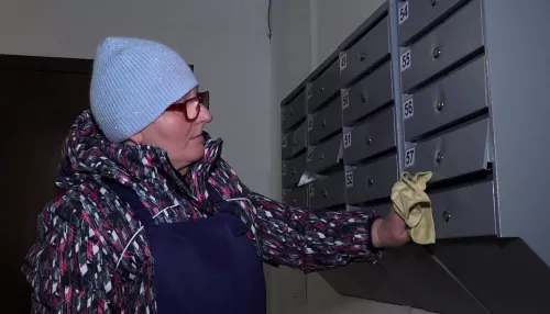 Барнаульская уборщица получила премию от благодарных жильцов многоэтажки