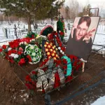 Дмитрия Красилова похоронили в Заринске рядом с отцом