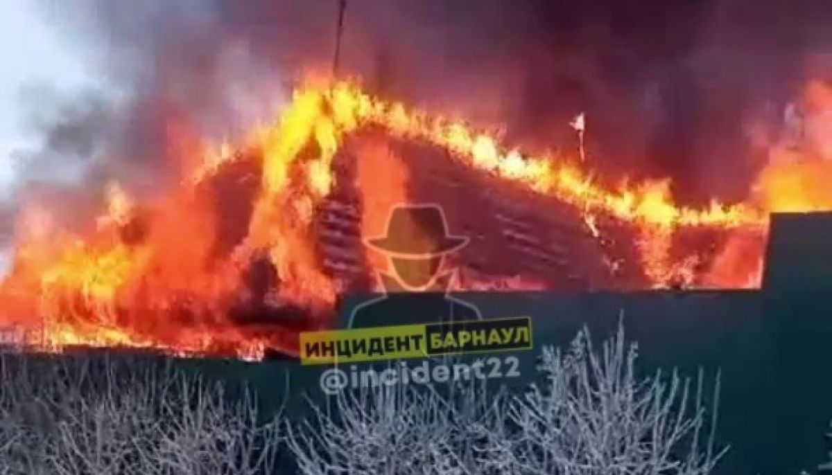 В Барнауле произошел серьезный пожар в частном доме на Горе - Толк  24.12.2023