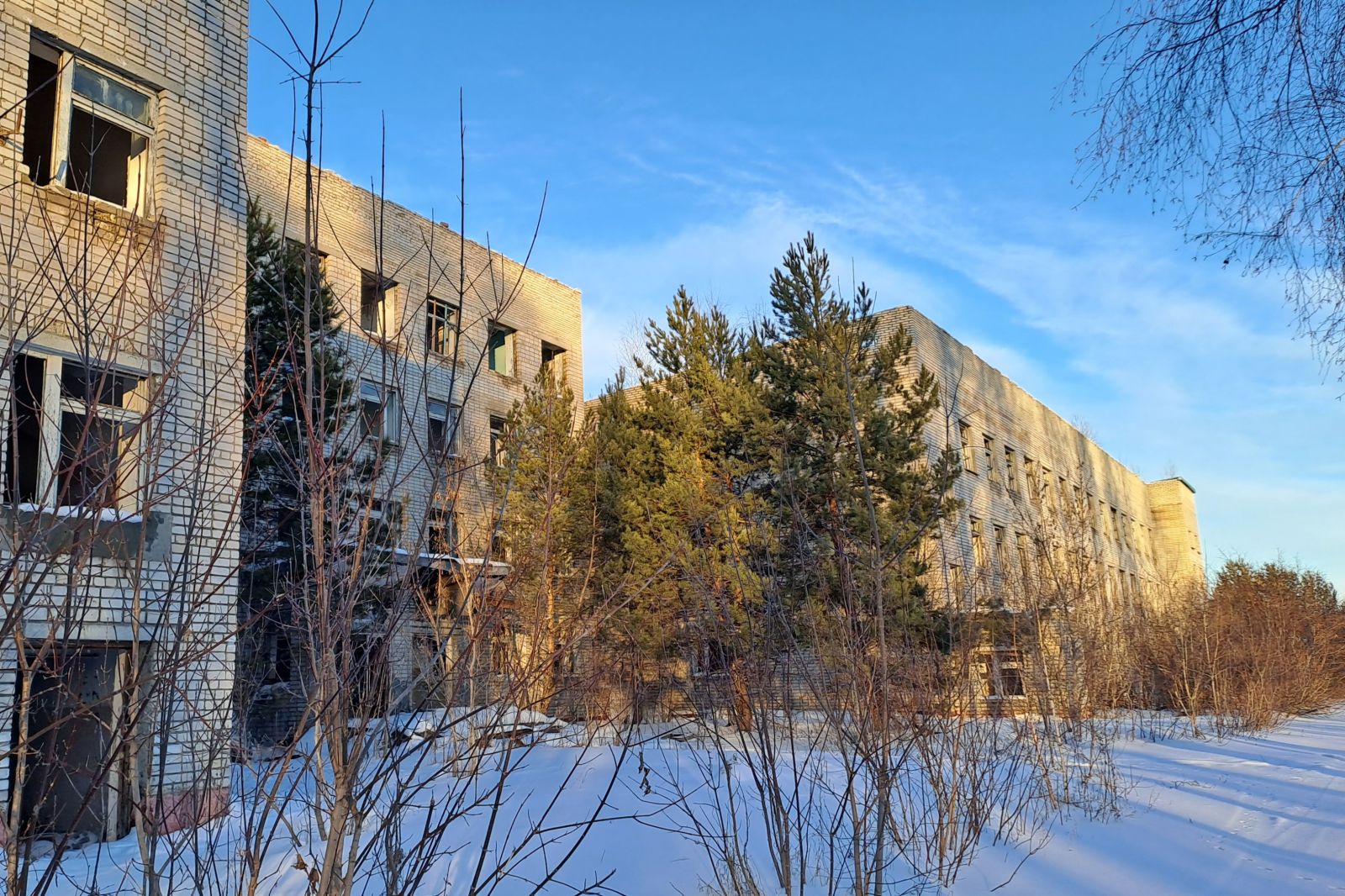 Что за старую воинскую часть продают в дальнем пригороде Барнаула. Фото -  Толк 26.12.2023