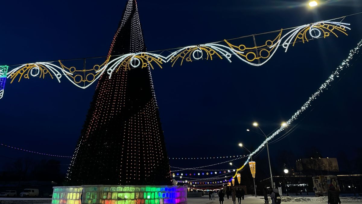 Площадь Сахарова перед Новым годом