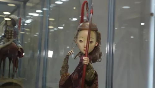 История народа в куклах: в Барнаул привезли уникальную выставку семьи Намдаковых