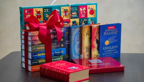 Глава Барнаула подарил школьнице книги про Гарри Поттера и добавил томик Пушкина