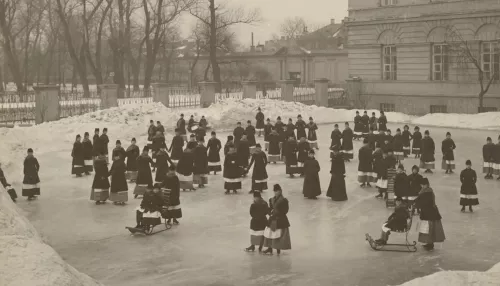 Бал-маскарад и гуляния: как до революции отмечали зимние праздники в Барнауле