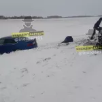 В Топчихинском районе автомобиль съехал в кювет и сбил двух человек